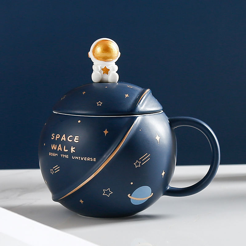 Creative Spaceman Planet Round Mug With Lid Spoon