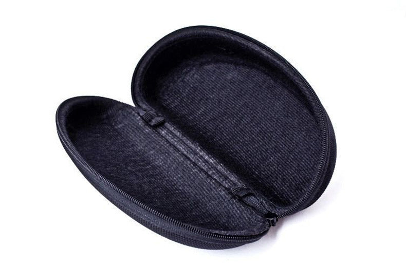 Zipper case firmly hooks glasses case