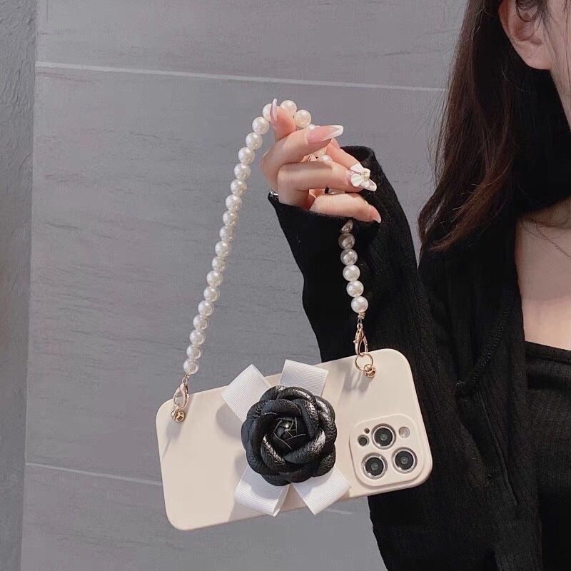 ins Camellia Pearl Bracelet Chain Liquid Silicone Case For iPhone