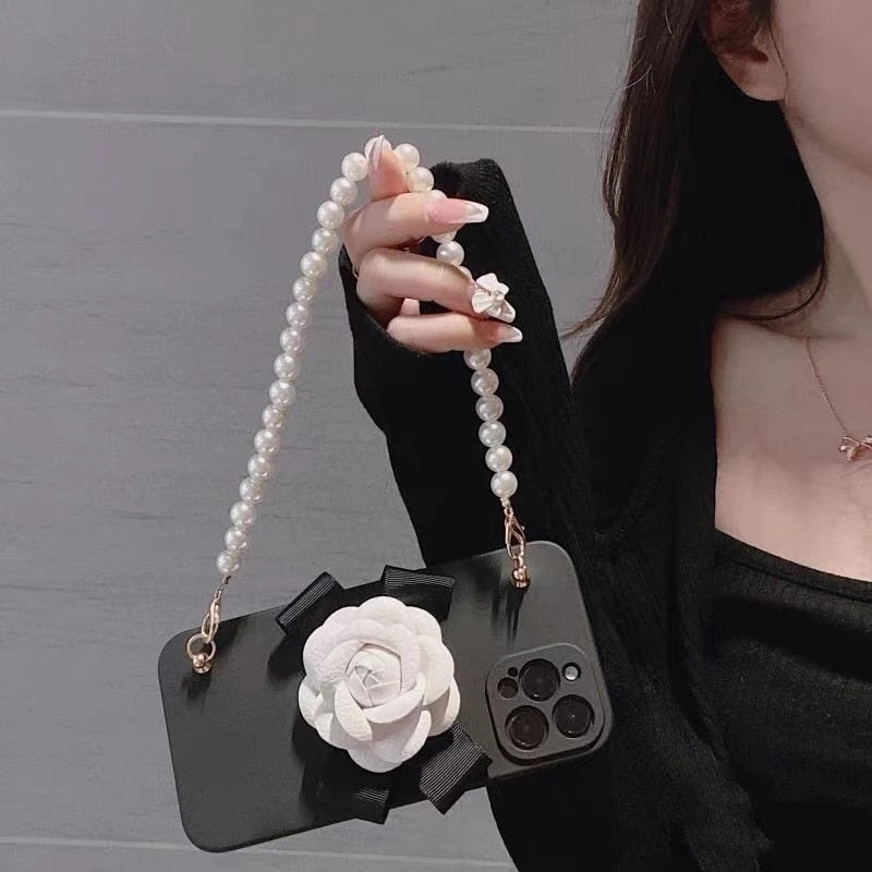 ins Camellia Pearl Bracelet Chain Liquid Silicone Case For iPhone