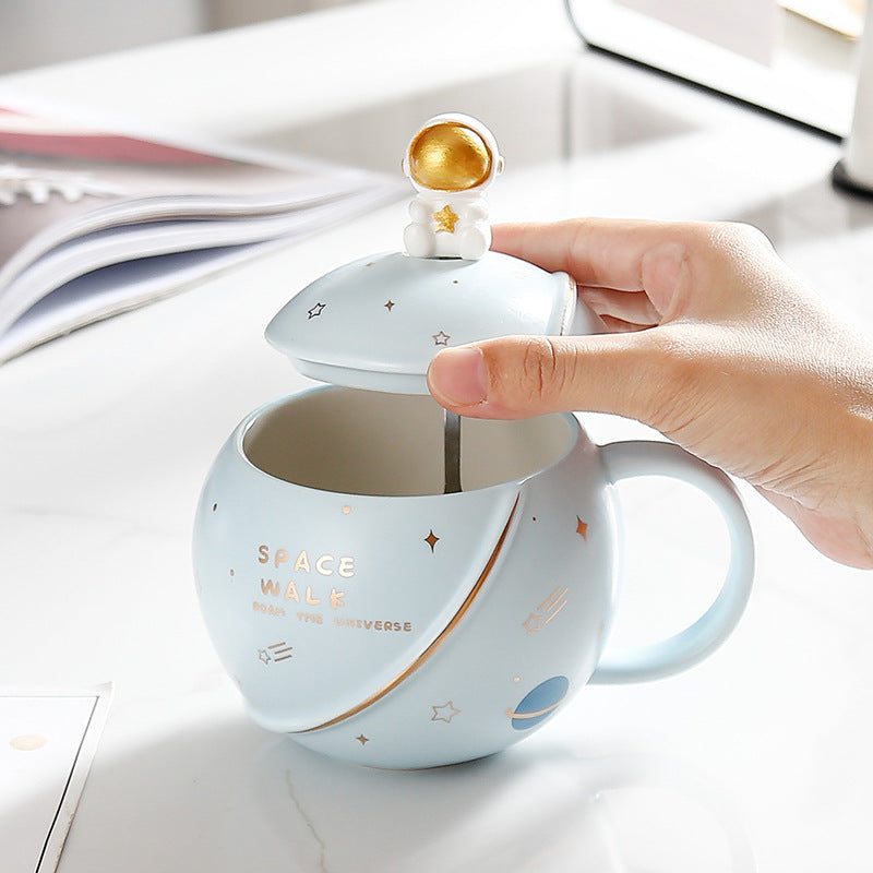 Creative Spaceman Planet Round Mug With Lid Spoon