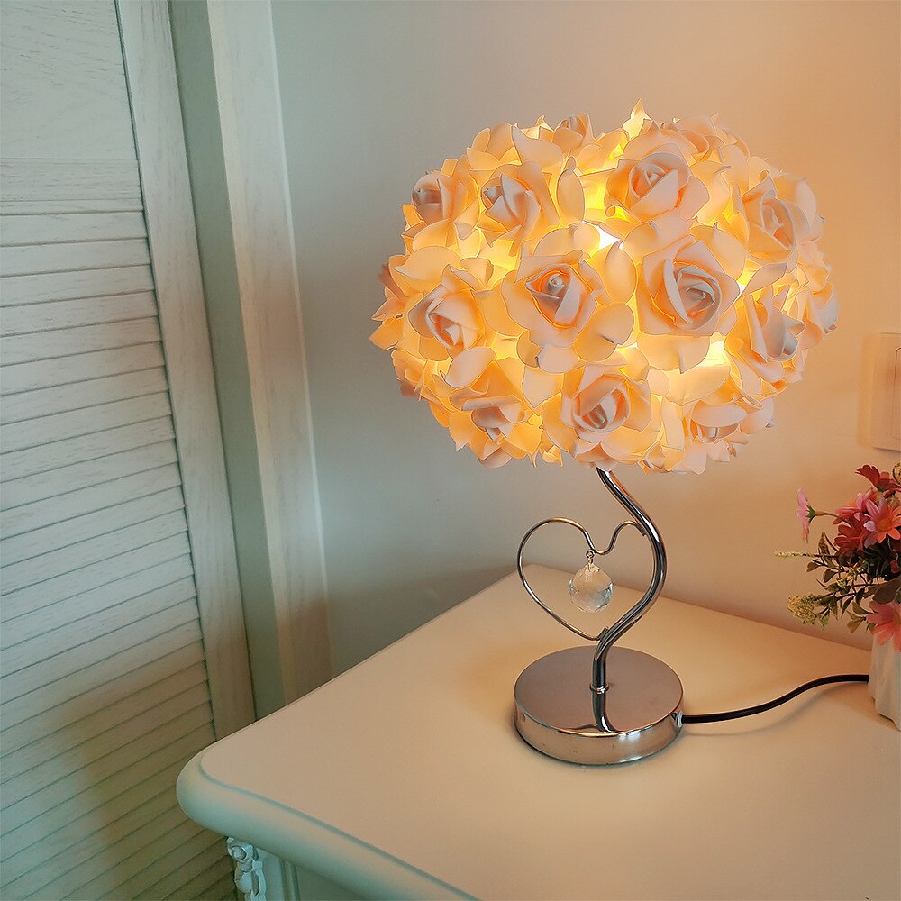 Pastoral Heart Crystal Rose Table Lamp